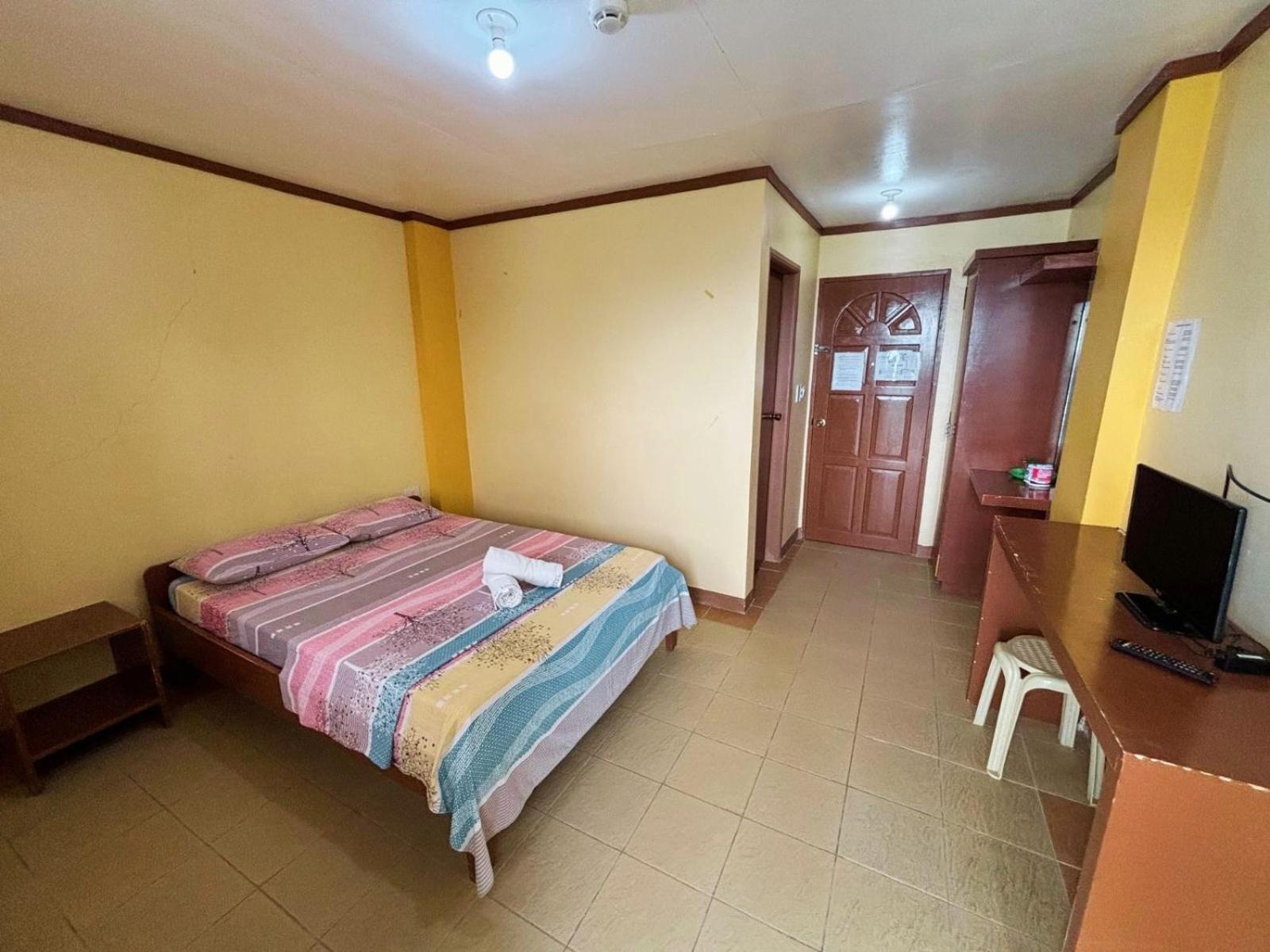 White Beach Hotel Puerto Galera Powered By Cocotel Ngoại thất bức ảnh