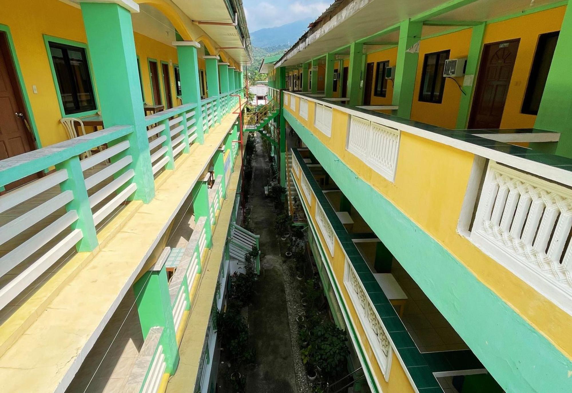 White Beach Hotel Puerto Galera Powered By Cocotel Ngoại thất bức ảnh