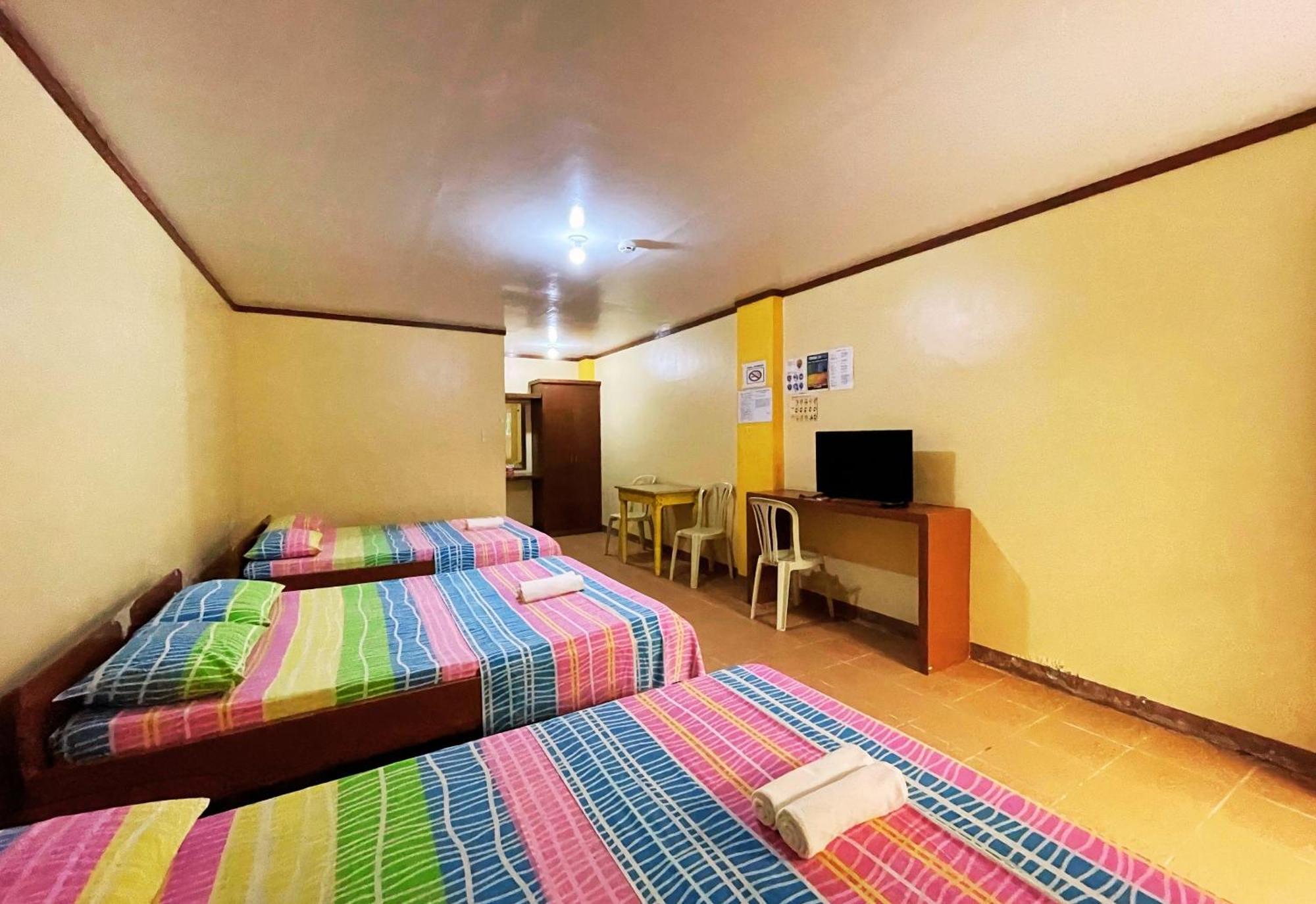 White Beach Hotel Puerto Galera Powered By Cocotel Ngoại thất bức ảnh
